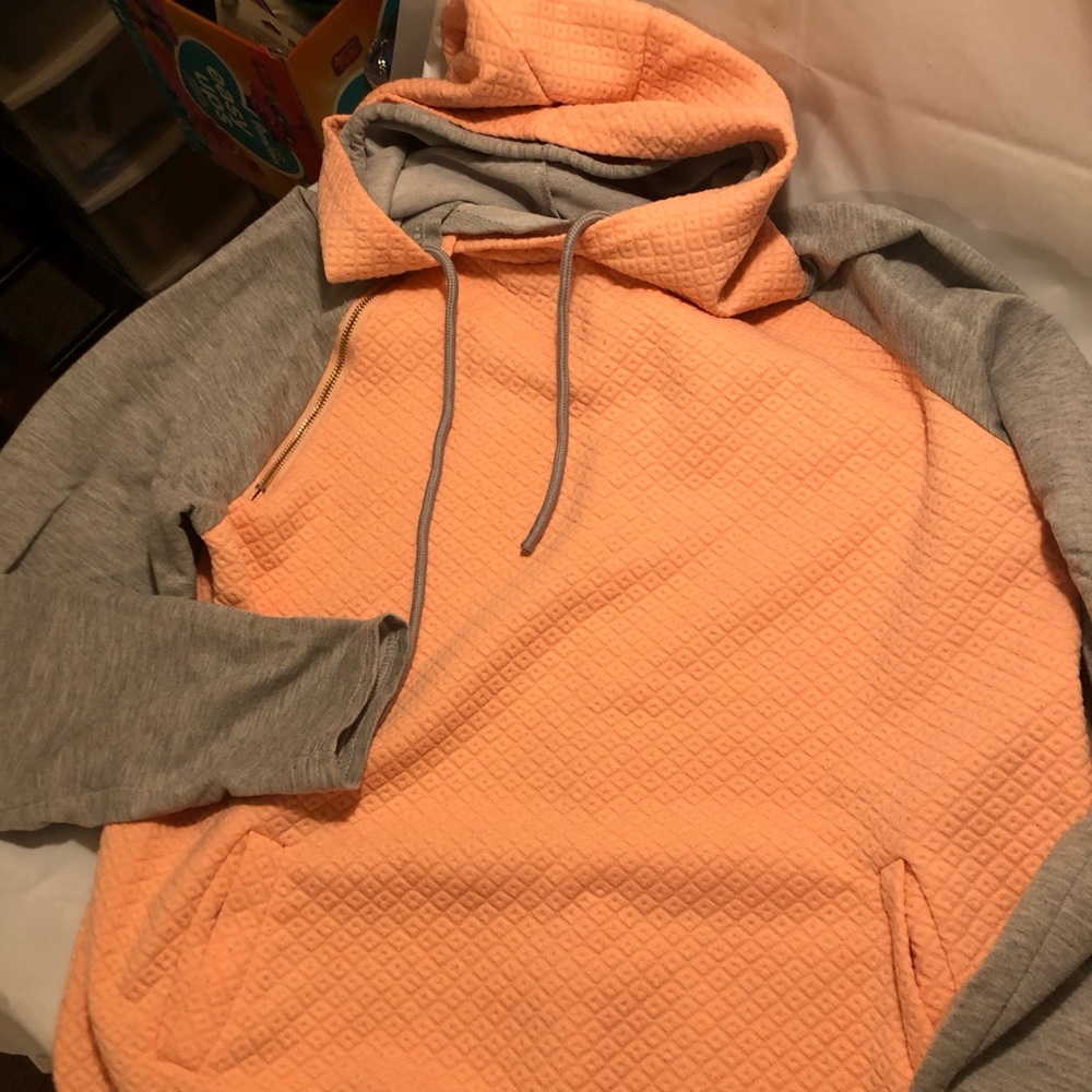 Peach,Gray shoulder zip light weight pullover with hood